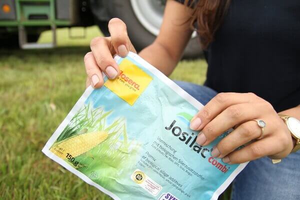 Josera Josilac Combi Silage 2 JOSILAC bag Josilac combi in hands of woman